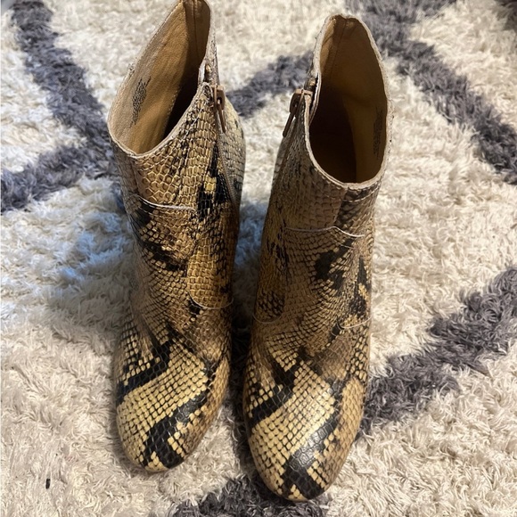 Lucky Brand Sheirin Leather Snake Skin Booties 6 - Picture 4 of 8